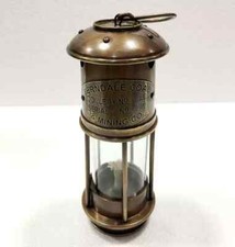 Antica lampada a olio minore