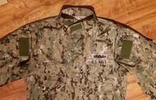 Giacca US Navy nuova con etichette tipo III AOR 2 taglia large/short con toppe