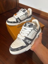 Louis Vuitton Trainer grey