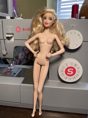 Mattel 2012 holiday barbie - mattel,