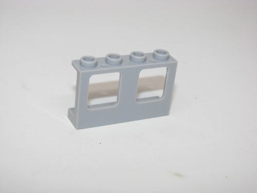 Finestra grigio azzurro chiaro