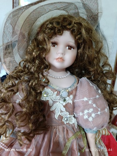 Splendida alta bambola in - ,