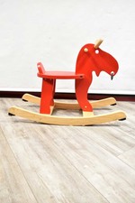 Renna A Dondolo In Legno Rossa