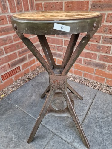 Sgabelli industriali vintage