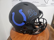 Casco Darius Leonard firmato