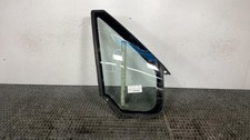 Vetro laterale fisso anteriore