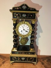 Antico ed Elegante Orologio a