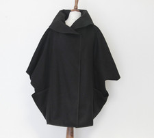 Poncho nero Sandro Ferrone