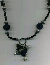 Collana nera con pendente