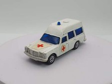 Mercedes 2200 Binz Ambulance Corgi Juniors 1/66