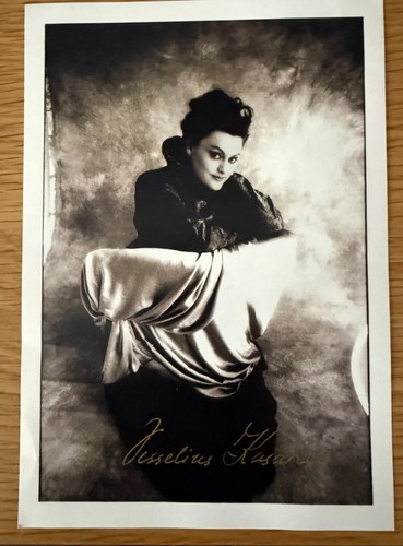 Opera autographs vesselina - opera,