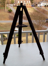 Antico treppiede vintage in