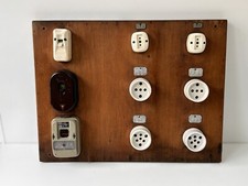 Vecchio espositore Prese Ceramica Elettronica Antico Presa Interruttore Vintage