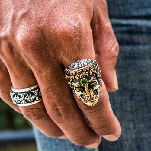 Anello teschio tibetano etnico