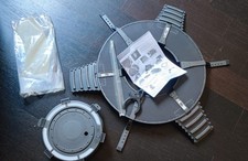 Hot Toys MMS191 Iron Man 3 1/6 Tony Stark: SOLO Stage Stand (illuminazione LED)