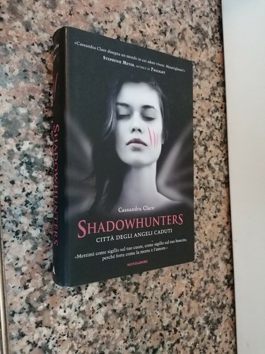 Libro shadowhunters città