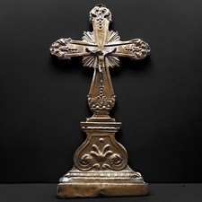 CROCIFISSO D’ALTARE SBALZATO