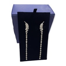 Orecchini pendenti con piume