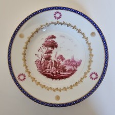 Piatto in porcellana bianca