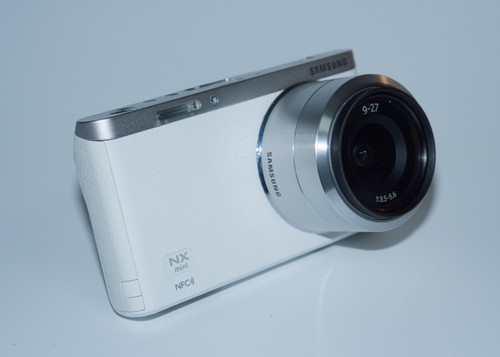 Samsung mini 9 megapixel - 20,9,