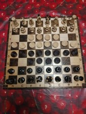 Scacchiera In Legno Con Pedine