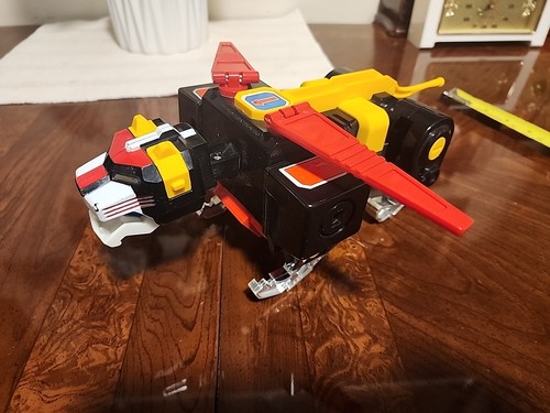 Vtg 1984 voltron world - vtg,