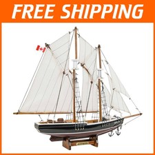 Piccola goletta in legno di