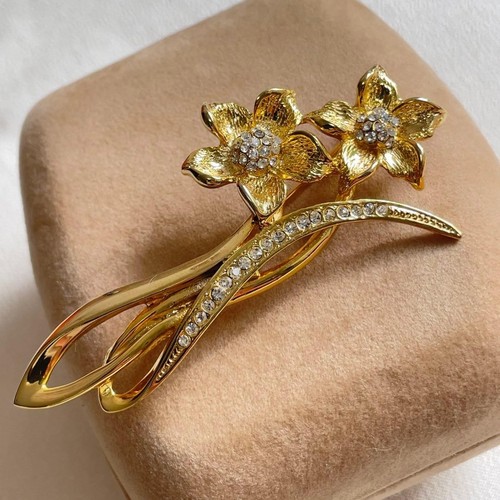 Spilla vintage con fiori