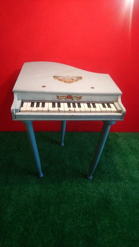 Piccolo pianoforte coda - coda,
