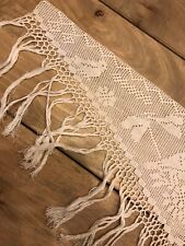 Sciarpa Per Costume Tradizionale Fatto Di Pizzo Ad Uncinetto E Annodato A Mano