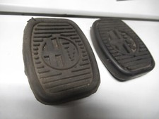 Alfa Romeo Alfetta GT e altre - Coppia copri pedali con logo - Ricambio nuovo