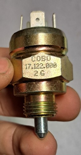 Interruttore pulsante per - a,