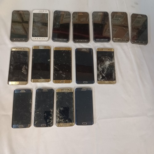 Lotto smartphone attivi - 16,