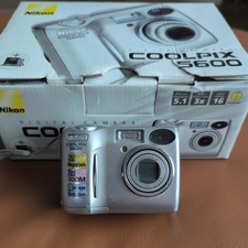 Nikon fotocamera digitale Coolpix 5600 5,1 megapixel argento testata