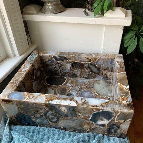 Lavabo scavato pietra - in,
