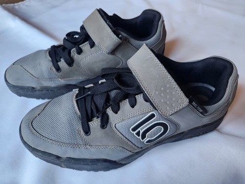 Men size five - size,