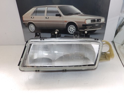 Lancia delta del - 93, faro