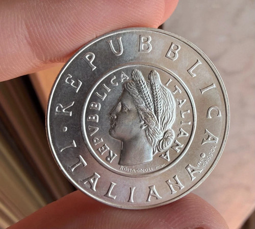 Lira 2001 storia della - 2001,