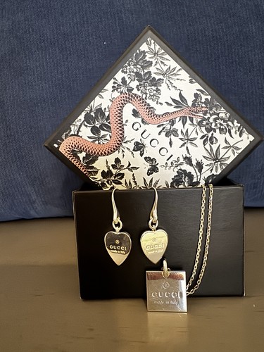 Collana con ciondolo - , in