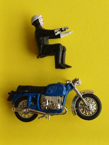 Norev moto 7cm long - 7cm,