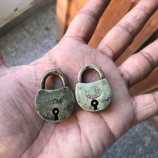 COPPIA DI VECCHI O ANTICHI