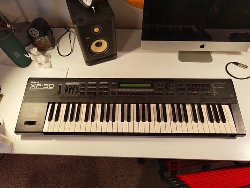 Roland key 64 - 30, 61