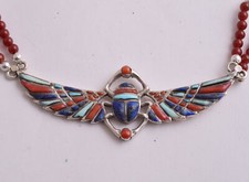 Collana con scarabeo alato -
