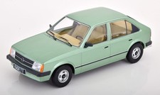 1:18 Triple 9 Opel Kadett D 1984 verde chiaro-metallizzato