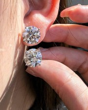26,50 ct. Orecchini rotondi