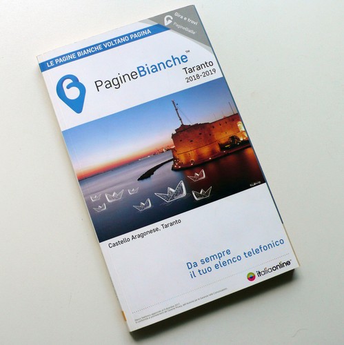Pagine bianche gialle - bianche/,
