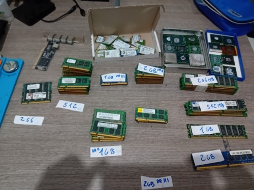 Stock ram ddr2 ddr3 1gb - stock,
