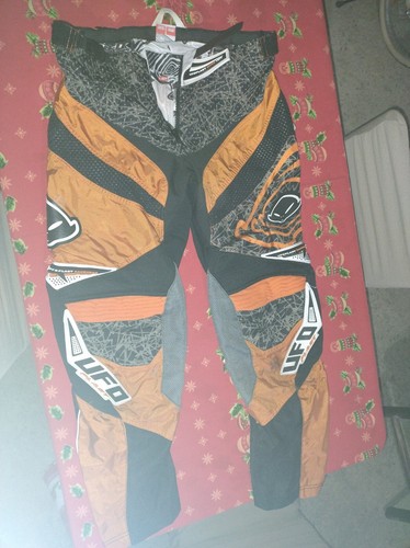Pantaloni ufo plast - pantaloni,