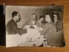 13800 a. Fotografia gruppo a tavola fiasco vino crociera Genova Canarie 17x12