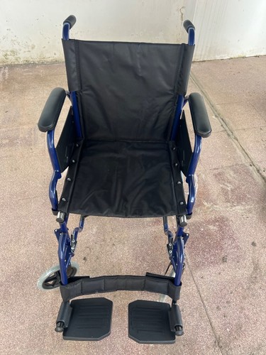 Carrozzina sedia rotelle a - a,